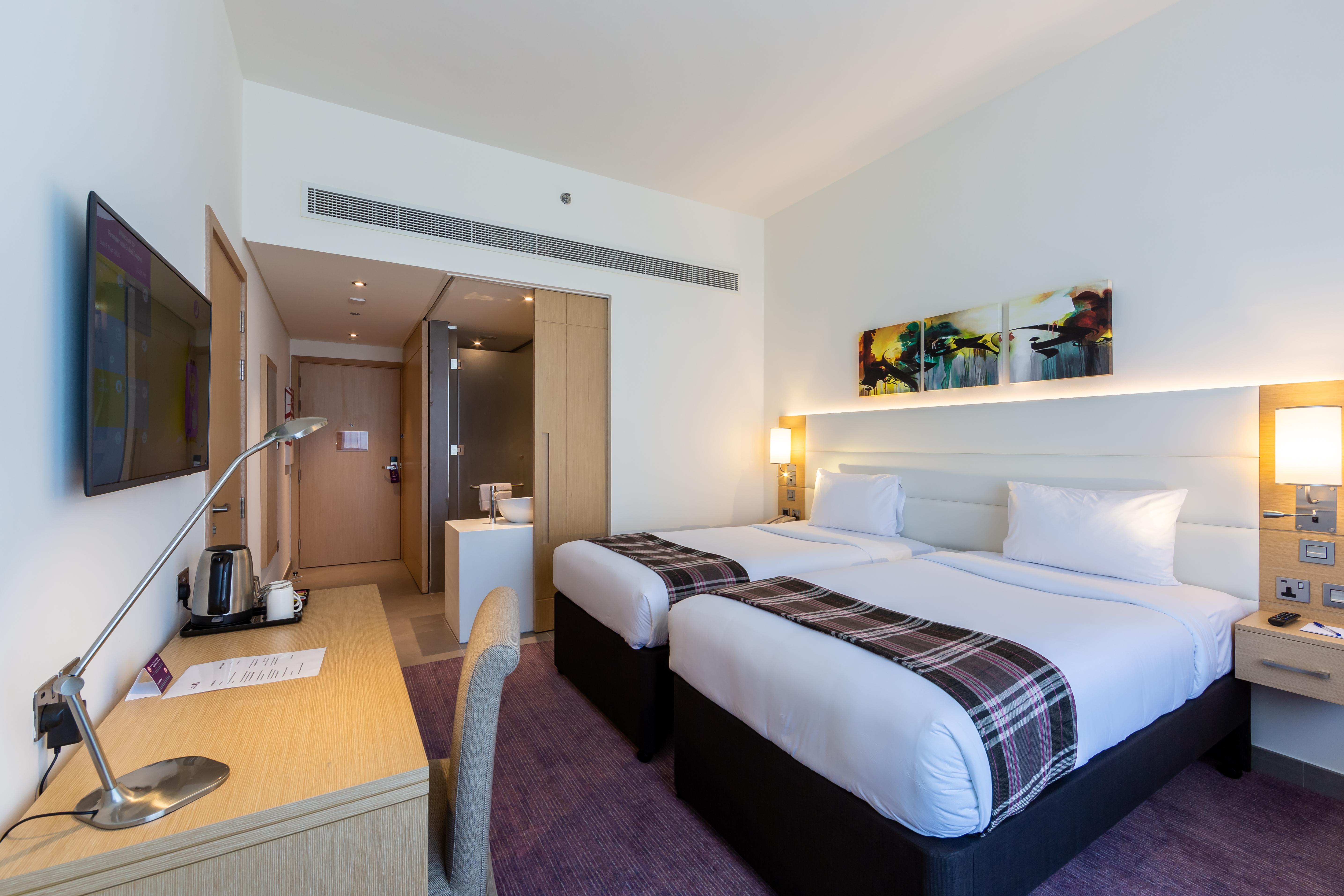 Premier Inn Dubai Dragon Mart Exteriör bild