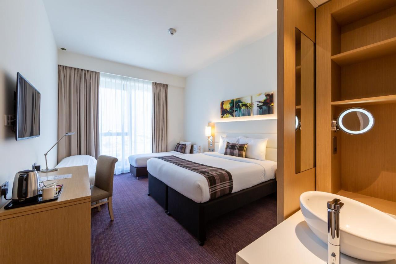 Premier Inn Dubai Dragon Mart Exteriör bild