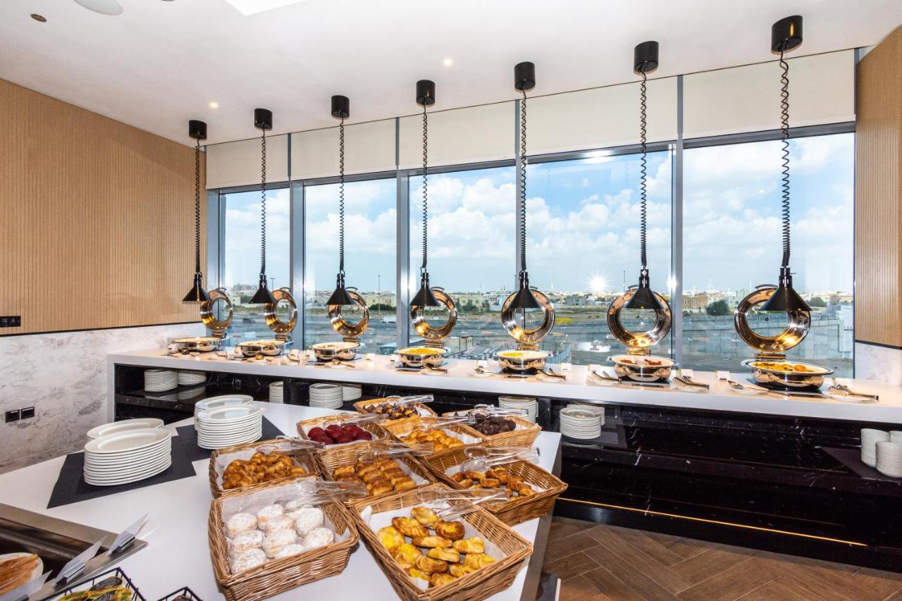 Premier Inn Dubai Dragon Mart Exteriör bild