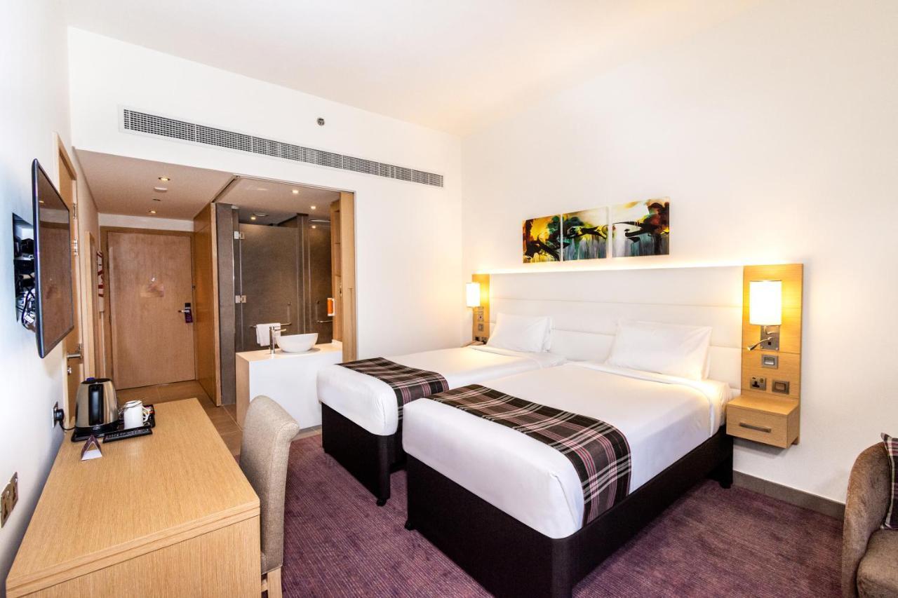 Premier Inn Dubai Dragon Mart Exteriör bild