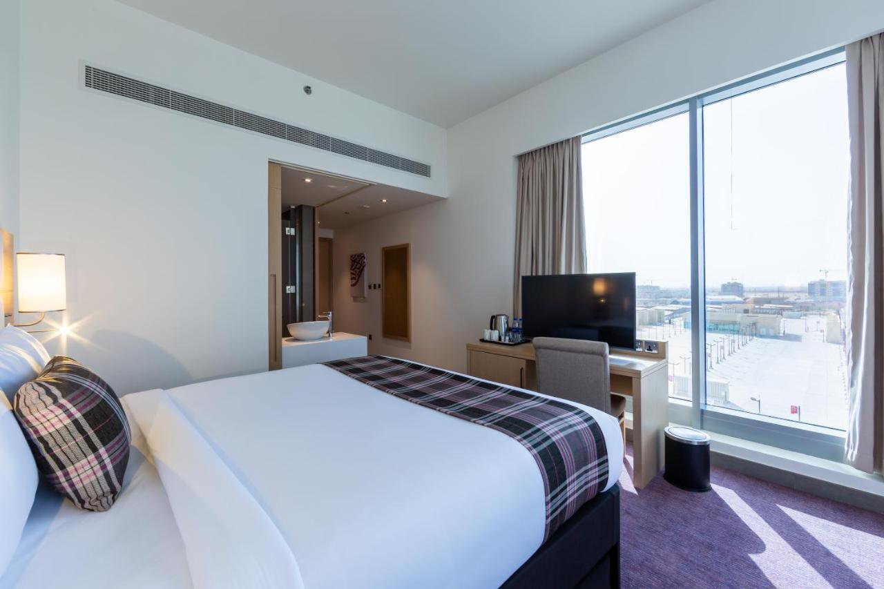 Premier Inn Dubai Dragon Mart Exteriör bild